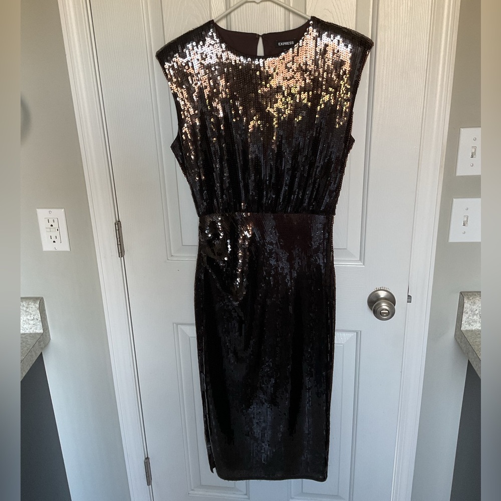 Express Brown Sequin Midi Dress with Shimmering Accent